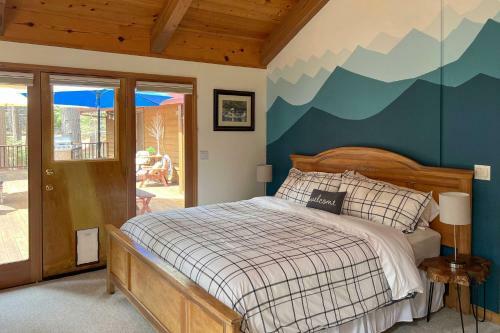 Immaculate Cabin With Bbq Deck And Community Pool
