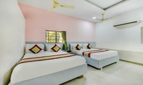 Hotel The Dream Days - Near Airport