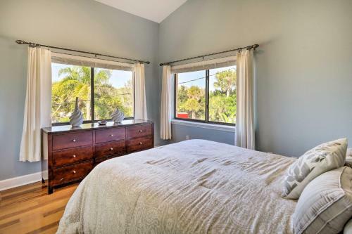 Cape Canaveral Townhome Less Than Half-mi To Beach!