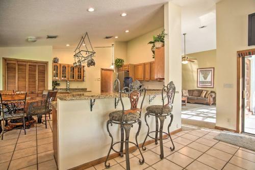 Sunny Coral Springs Escape With Screened Patio!