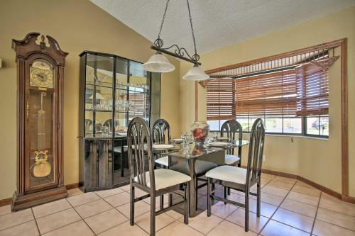 Sunny Coral Springs Escape With Screened Patio!