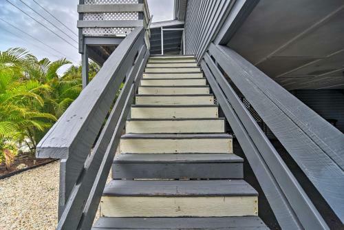 Colorful Coastal Escape - Walk To The Beach!