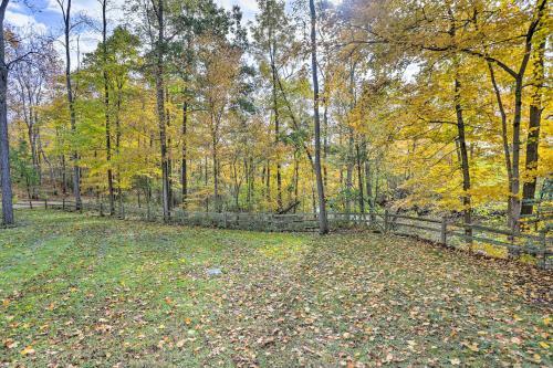 Stony Creek Lodge Escape With Deck And Sunroom!