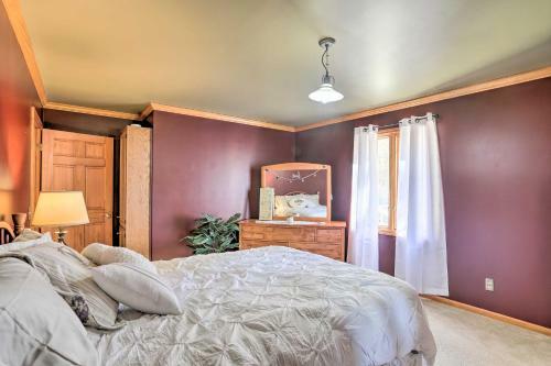 Stony Creek Lodge Escape With Deck And Sunroom!