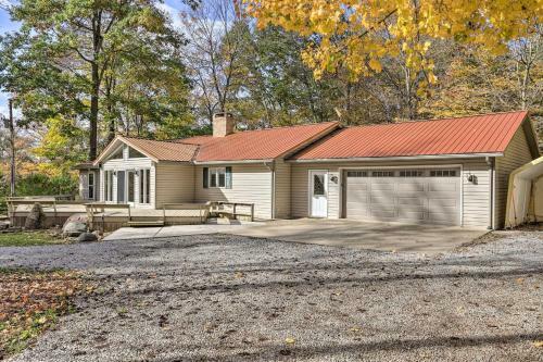 Stony Creek Lodge Escape With Deck And Sunroom!