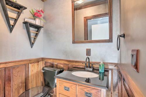 Stony Creek Lodge Escape With Deck And Sunroom!