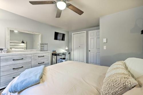 Country Club Hideaway With Community Amenities!