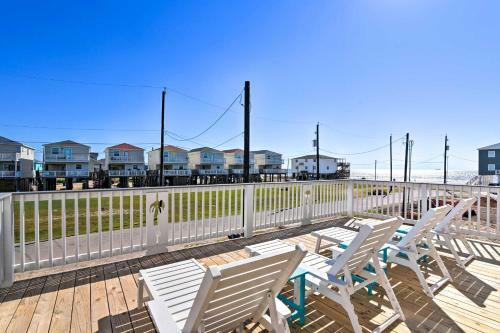 Coastal Surfside Beach House Walk To The Ocean!