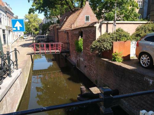 Historic City Apartment With Private Parking