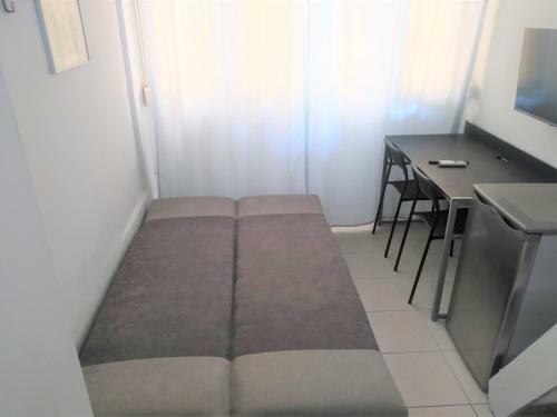 Apartamento Tiny Studio In Kalamata Long-term Rental Offer
