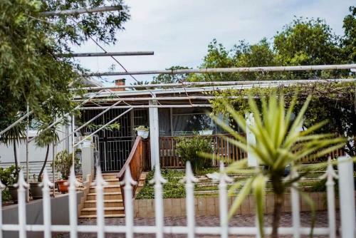 Hostal La Maison Guest House