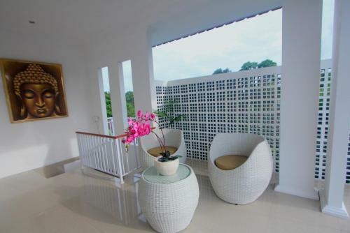 Villa Dharma Shanti