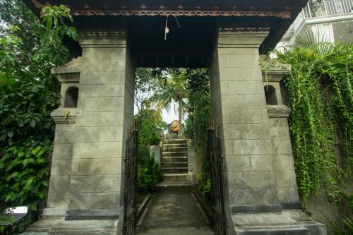 Villa Dharma Shanti