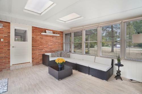 Villa Riverside Retreat