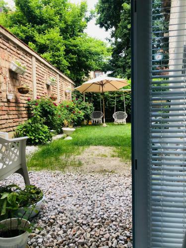 Hostal Apartman Indira