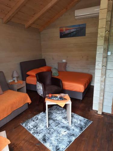 Mali Raj Apartmani