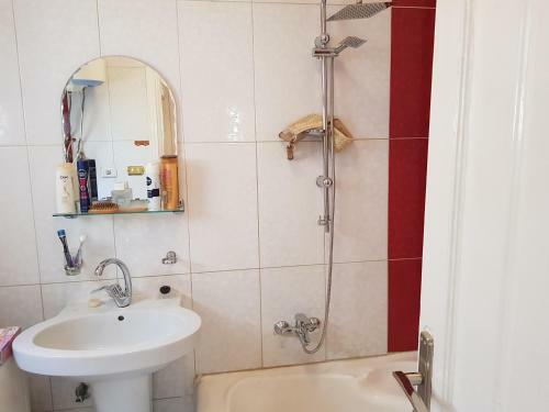 Elite Homes 3br Sunny Apartment Families Only