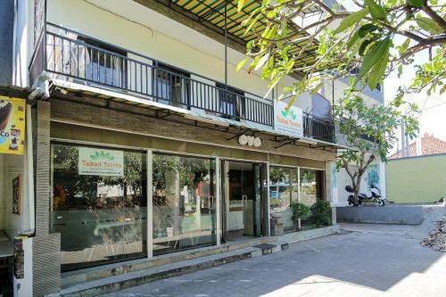 Hotel Oyo 734 Tuban Torres Accomodation