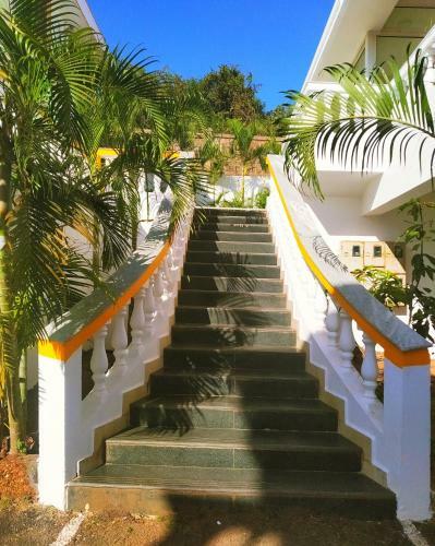Villa de Plumeria 2bhk Pool 1km Candolim Beach!