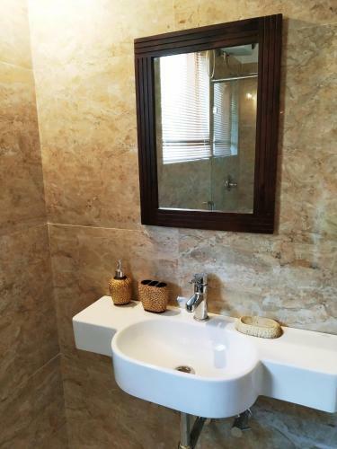 Villa de Plumeria 2bhk Pool 1km Candolim Beach!