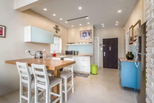 Apartamento Ben-gurion Blvd 2bdr Close To The Beach
