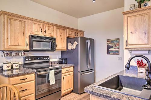 Apartamento Show Low Condo With Private Balcony And Views!
