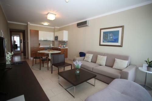 Premier Apartment