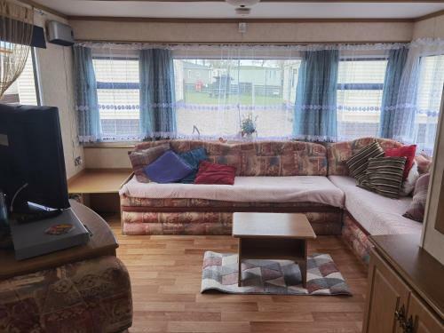 V Lochlands Caravan Park