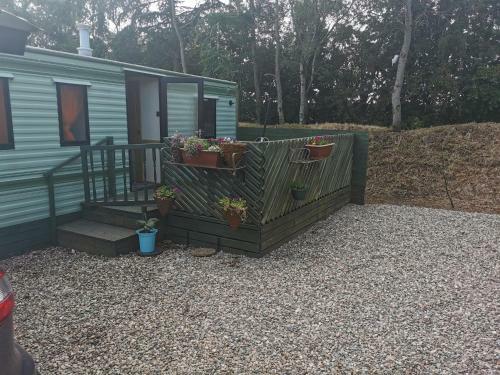 V Lochlands Caravan Park