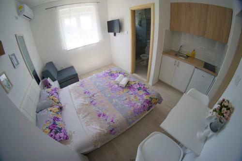 Hostal Apartmani Ogi 1