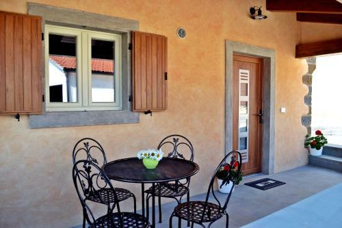 Apartamentos Truffle House Karlic