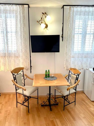 Hostal Apartments Igor