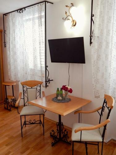 Hostal Apartments Igor