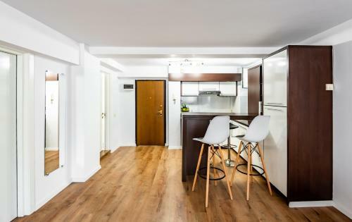 V2 Apartment