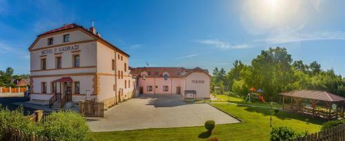 Hotel U N�dra?�