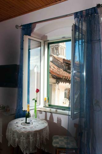 Hostal Buga And Tuga Rooms