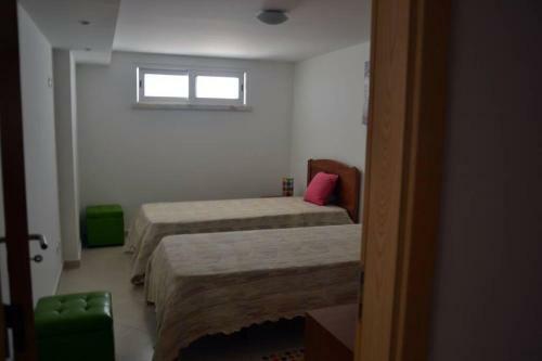 Moradia Fant�stica Com Piscina A 5 Min Da Praia
