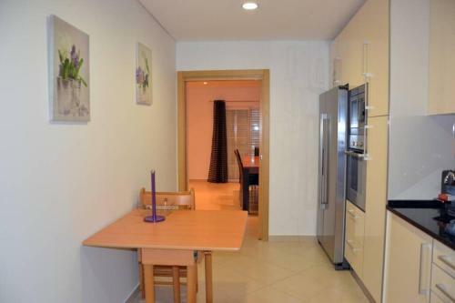 Moradia Fant�stica Com Piscina A 5 Min Da Praia