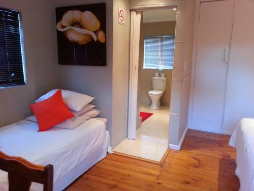 Hostal Tri-angle B&B And Guesthouse