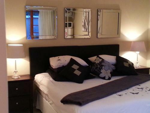 Hostal Tri-angle B&B And Guesthouse