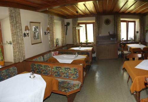 Hostal Pension Rosenauer