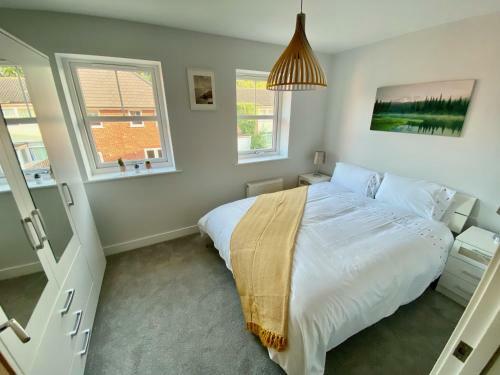 New Build House With Parking In Town Centre. A****