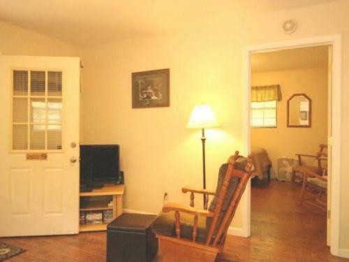Riverfront Tellico Beach Cabin With Private Front Porch