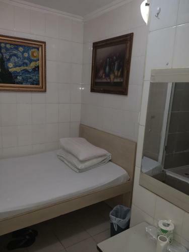Hostal Aries Guest House