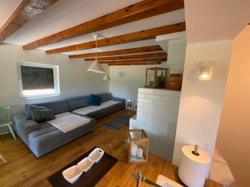 Apartma Kolpa-riverhouse Podzemelj