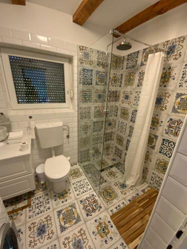Apartma Kolpa-riverhouse Podzemelj