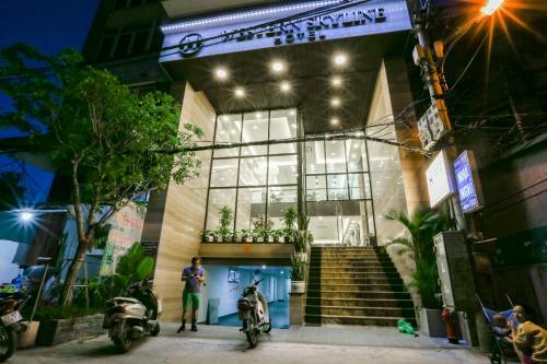 Western Skyline Hotel