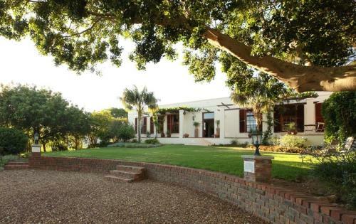 Hostal Ridgeback Guest House