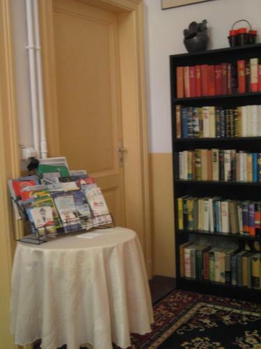 Hostal Pensione Agra