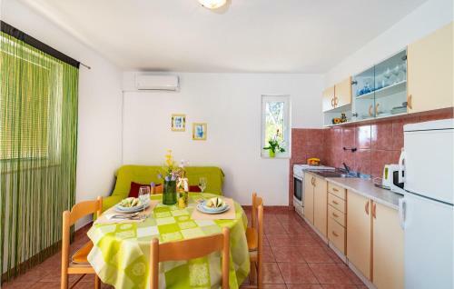 Awesome Apartment In Drage With Wifi And 2 Bedrooms